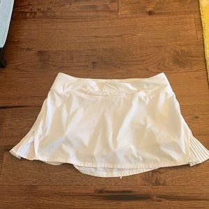 Lululemon Play Off The Pleats White Skirt Size 8